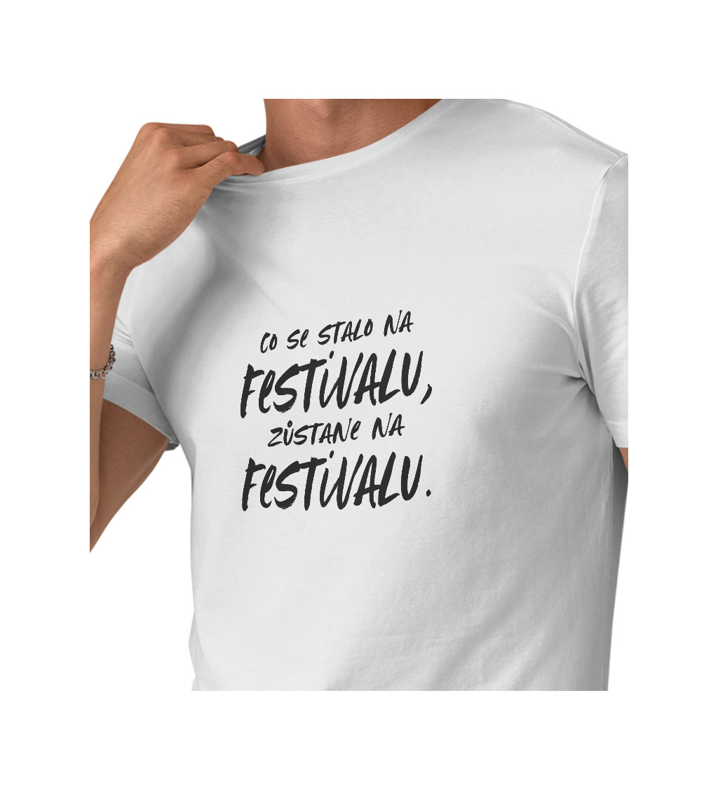 Pánské bílé tričko – Co se stane na festivalu