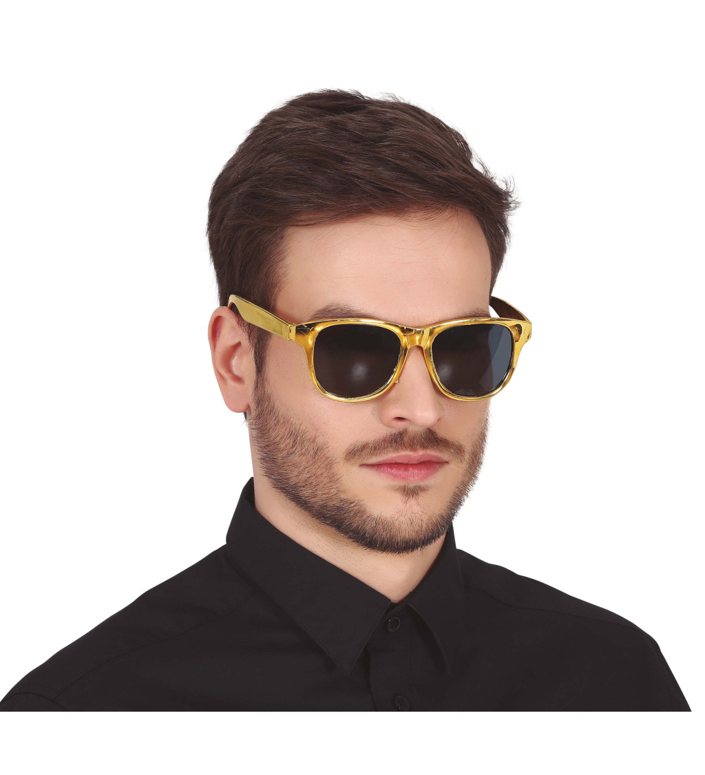 Brýle se zlatými obroučkami