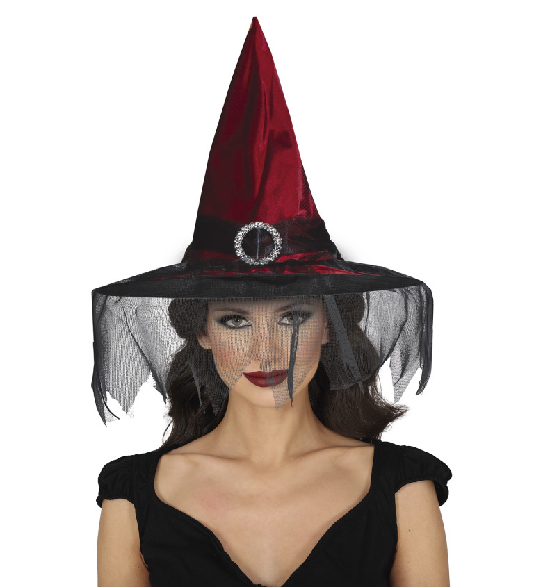 Okouzlující vínový klobouk se závojem